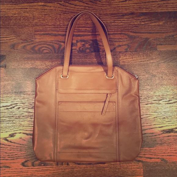 Banana Republic Handbags - Brown leather Banana Republic tote